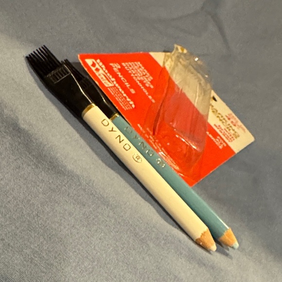 Woolworth Fabric Marking Pencils with Brush Eraser - Black and Blue - Picture 9 of 14